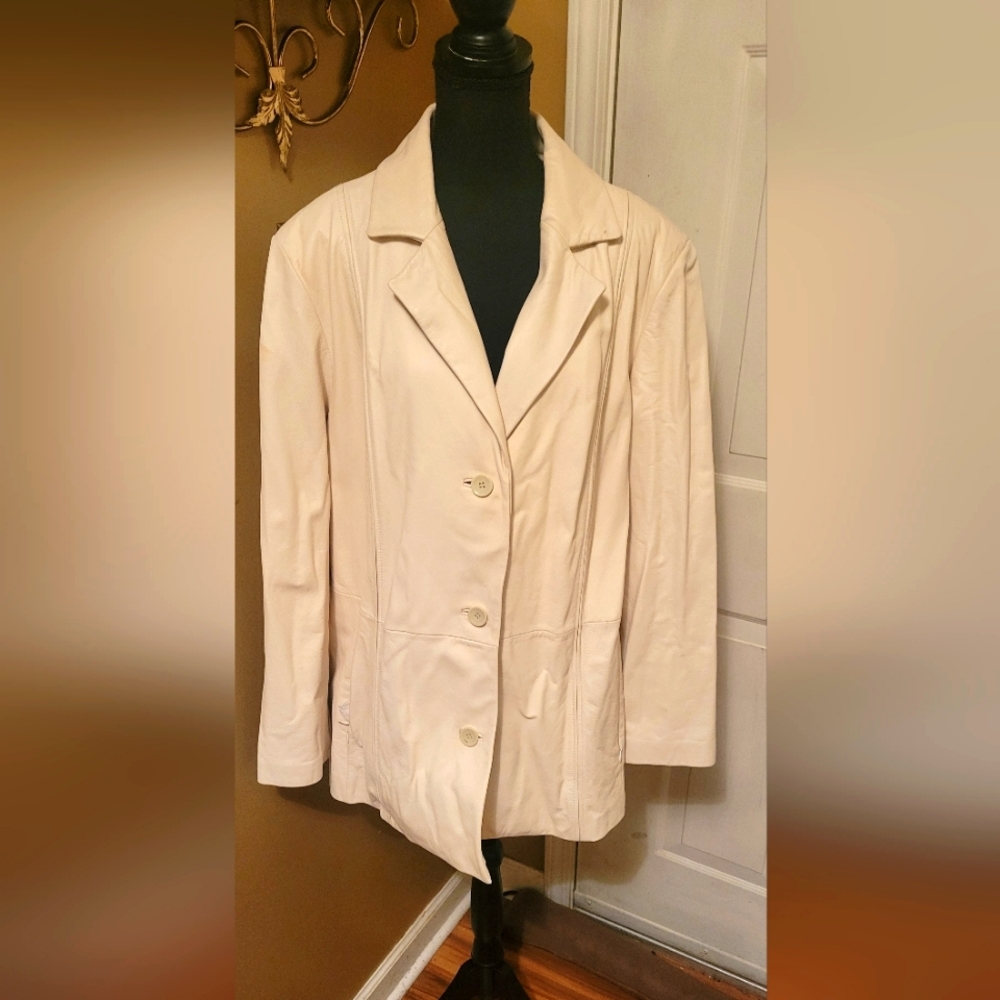 Women's Wilsons Pelle Studio White/Cream Leather Blazer, Coat